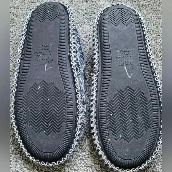 WOMENS MUK LUKS COMFORT COZY SLIPPERS SIZE LARGE 9-10 - Picture 3 of 8